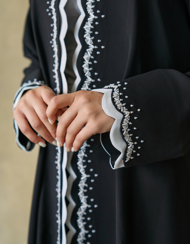 Abaya: White waves
